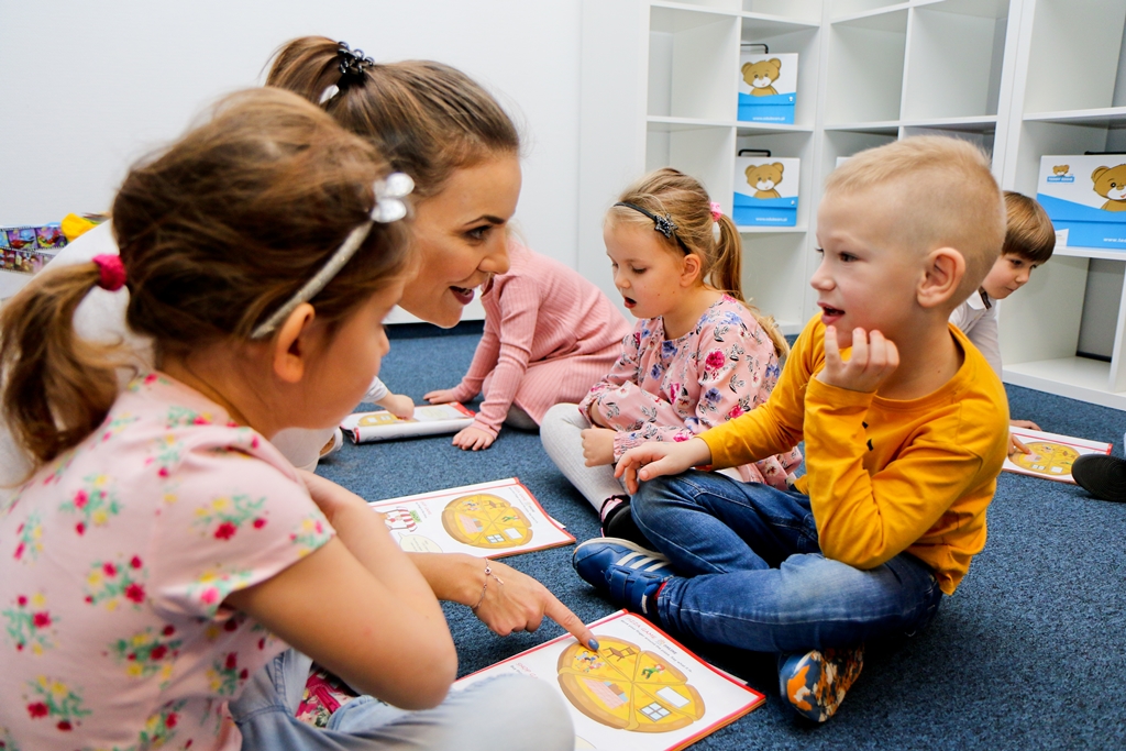 TE dzieci w parach z lektorem